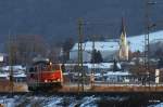 SVG 2143.21 Stauden-Verkehrs-Gesellschaft mbH bei Leerfahrt in Richtung Mnchen, KBS 951 Mnchen - Rosenheim - Salzburg, fotografiert bei Weisham im letzten Abendsonnenschein am 25.02.2011