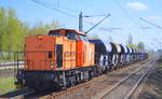 BBL Logistik GmbH mit BBL  06  [NVR-Nummer: 92 80 1203 615-0 D-BBL] und Schotterzug am 09.04.19 Bf.