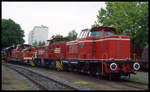 D8 vor D 24 der BE bei der Fahrzeugschau der Bentheimer Eisenbahn in Nordhorn am 21.5.1995.