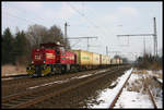 Mit einem Container Zug ist hier am 5.3.2005 die Bentheimer Eisenbahn mit Lok D 24 von Osnabrück kommend in Richtung Rheine bei Westerkappeln unterwegs.