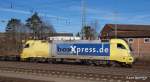 Lokportrait der ES 64 U2-015 boxXpress am 24.03.13, während sie mit ihrem Containerzug aus Hamburg durch Verden/Aller rollt.