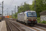 193 836 von der Firma BoxXpress mit einem Containerzug in Hamburg Harburg, am 17.05.2019.