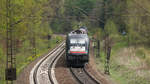 ES 64 U2 - 008 (182 508-2)schiebt gemischte Personanwaggons von HkX und der Nord-ostsee-Bahn (NOB) am 03.05.2015 in Fahrtrichtung Bremen.