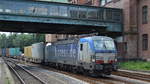 boxXpress.de GmbH mit ihrer  193 835  [NVR-Number: 91 80 6193 835-6 D-BOXX] und Containerzug Richtung Hamburger Hafen am 18.06.19 Bahnhof Hamburg-Harburg.