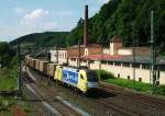 182 525 von BoxXpress  TXL  zieht am 24.Mai 2014 einen Containerzug durch Kronach in Richtung Saalfeld.