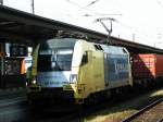 Dispolok ES 64 02-004 der BoxXpress, hier mit einem Gterzug bei der Durchfahrt durch den Bahnhof Mnchen Ost am 13.05.2006