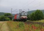 193 853 mit Containerzug in Fahrtrichtung Süden. Aufgenommen bei Harrbach am 10.07.2014.