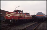 KBE Dieselloks V 54 und V 53 stehen am 3.4.1994 im BW Lengerich Hohne der Teutoburger Wald Eisenbahn und warten auf ihre Aufarbeitung.