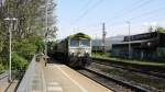 Die Class 66 6601 von Captrain kommt durch Kohlscheid aus Richtung Neuss,Herzogenrath  und fährt in Richtung Aachen-West mit einem Aluminiumleerzug aus Nievenheim bei Dormagen nach