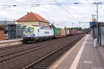 193 896-8 Captrain Deutschland GmbH mit einem Containerzug in Bienenbüttel und fuhr weiter in Richtung Lüneburg.