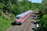 218 460-4 schiebt ihre n-Wagen Garnitur durch Schwerterheide gen Dortmund.