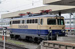 Lok 1042 520-8 ist beim Badischen Bahnhof abgestellt.
