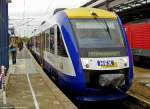 Der HarzElbeExpress VT 802 steht zur Abfahrt im Hbf Halle (Saale) bereit, am 09.08.06.