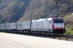 Ein hufiger Gast auf den Rheinstrecken sind Tfz der Crossrail. Hier zieht 185 591-5 den  Ewals-Cargo-Xpress  Richtung Koblenz und weiter Richtung Kln-Gremberg. (April 2009).