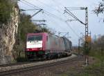 185 591-5 mit LKW Walter am 18. April 2010 bei Istein.