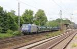 Die bei Crossrail eingestellte 145-CL 203 mit leeren Autotransportwagen in Fahrtrichtung Seelze. Aufgenommen in Dedensen-Gmmer am 07.06.2012.