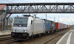 CTL Logistics GmbH, Berlin [D] mit der Railpool Lok  185 717-6  [NVR-Nummer: 91 80 6185 717-6 D-Rpool] und polnischen Containertragwagen am 20.01.21 Durchfahrt Bf.