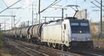 CTL Logistics GmbH, Berlin [D] mit der Akiem Mietlok  186 267-1  [NVR-Nummer: 91 80 6186 267-1 D-AKIEM] und Kesselwagenzug (Dieselkraftstoff) am 10.11.19 Bf. Flughafen Berlin Schönefeld.