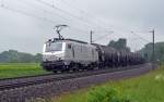 37030 rollte am 01.06.13 mit einem Kesselwagenzug durch Benndorf Richtung Leipzig.