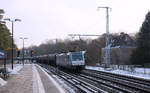 186 263 gehört dem französischen Vermieter AKIEM, einem Tochterunternehmen der französischen Staatsbahn SNCF.
Die Lok ist zum Zeitpunkt der Aufnahme an CTL vermietet.
Der abgebildete Kesselwagenzug wurde am 14. Januar 2017 in Berlin-Wilhelmshagen fotografiert.