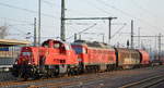 DB Cargo Deutschland AG mit  261 065-7  [NVR-Nummer: 92 80 1261 065-7 D-DB] mit 232 587-6 (9280 1 232 587-6 D-DB) und einigen Güterwagen am Haken am 21.03.19 Magdeburg Hbf.