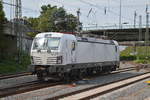 DB Cargo AG mit  193 366  [NVR-Nummer: 91 80 6193 366-2 D-DB] war den gesamten Tag zwischen Maschen und Hamburger Hafen unterwegs um Containerzüge zu holen und zu bringen, 06.08.19 Bahnhof Hamburg Harburg.