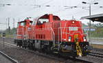 DB Cargo AG (D)  261 037-6  (NVR-Nummer: 92 80 1261 037-6 D-DB) mit  363 219-7  (NVR-Nummer: 9880 3 363 219-7 D-DB) am Haken als Loküberführung Richtung? 09.09.19 Bahnhof Flughafen Berlin