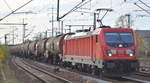DB Cargo AG [D] mit  187 083  [NVR-Nummer: 91 80 6187 083-1 D-DB] und Kesselwagenzug am 12.11.19 Bf.