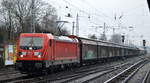 DB Cargo AG [D] mit  187 166  [NVR-Nummer: 91 80 6187 166-4 D-DB] und gemischtem Güterzug Richtung Ziltendorf EKO am 12.12.19 Berlin Hirschgarten.