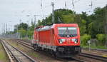 DB Cargo AG [D] mit  187 166  [NVR-Nummer: 91 80 6187 166-4 D-DB] und  363 163-7  (NVR-Nummer:  9880 3 363 163-7 D-DB ) am Haken als Lokzug am 04.06.20 Berlin-Hirschgarten.
