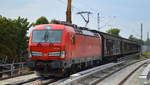 DB Cargo AG [D]  193 395  [NVR-Nummer: 91 80 6193 395-1 D-DB] mit vier Schiebewandwagen am 14.08.20 Bf. Berlin Karow.