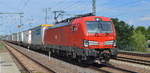 DB Cargo AG [D] mit  193 359  [NVR-Nummer: 91 80 6193 359-7 D-DB] mit Taschenwagenzug am 03.09.20 Durchfahrt Bf.