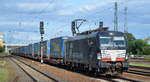 DB Cargo AG [D]/Mercitalia  Rail S.r.l., Roma [I] mit der MRCE Vectron   X4 E - 703  [NVR-Nummer: 91 80 6193 703-6 D-DISPO] und Taschenwagenzug am 10.09.20 Bf.