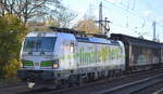 DB Cargo AG [D] mit  193 363  [NVR-Nummer: 91 80 6193 363-9 D-DB] und Ganzzug Schiebewandwagen Richtung Frankfurt/Oder am 04.11.20 Berlin Hirschgarten.
