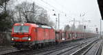 DB Cargo AG [D] mit  193 380  [NVR-Nummer: 91 80 6193 380-3 D-DB] und PKW-Transportzug (leer) Richtung Frankfurt/Oder am 19.01.21 Berlin Hirschgarten.