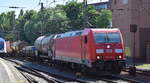 DB Cargo AG, Mainz mit ihrer  185 403-3  [NVR-Nummer: 91 80 6185 403-3 D-DB] und einem gemischten Güterzug am 13.06.23 Vorbeifahrt Bahnhof Hamburg-Harburg.