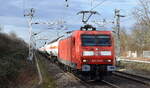 DB Cargo AG, Mainz mit ihrer  145 051-9  (NVR:  91 80 6145 051-9 D-DB ) und einem gemischten Kesselwagenzug Richtung Rbf.