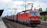 DB Cargo AG, Mainz mit ihrer  193 395  [NVR-Nummer: 91 80 6193 395-1 D-DB] und einem gemischten Güterzug am 22.04.24 Höhe Bahnhof Schönefeld bei Berlin.