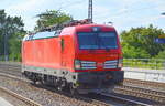 DB Cargo AG mit  193 370  [NVR-Nummer: 91 80 6193 370-4 D-DB] am 01.07.19 Durchfahrt Saarmund Bahnhof.