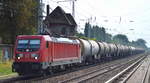 DB Cargo AG [D] mit  187 082  [NVR-Nummer: 91 80 6187 082-3 D-DB] und Kesselwagenzug (leer) Richtung Stendell am 16.09.20 Berlin Buch.