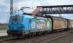DB Cargo AG [D] mit ihrer schön gestalteten  193 368  [NVR-Nummer: 91 80 6193 368-4 D-DB] mit der blauen Frontpartie (for the economy) und einem Ganzzug Schiebewandwagen aus Richtung