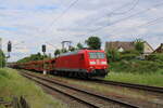 DB 185 057-7 durchfährt mit einem gemischten Güterzug den Bahnhof Walle in Richtung Verden(Aller).