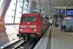 DB Fernverkehr 101 131-1 mit dem Metropolitan Wagen am 23.03.19 in Frankfurt am Main Flughafen Fernbahnhof