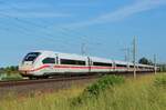 Am 11.06.2021 war ICE 4 (Tz 9011) als ICE 506 nach Hamburg-Altona unterwegs. 
Ort: Vietznitz