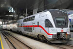 Der DB-Triebzug 4110 613-5 ist am 04.10.2022 pünktlich in Wien Hbf gestartet, er hatte als IC 95 aus Rostock einen recht langen Laufweg hinter sich.