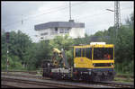 Ein moderner SKL der DB Netz Instandhaltung wartet am 4.6.2006 im Bahnhof Lengerich auf die Weiterfahrt.