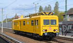 DB Netz Instandhaltung mit  708 326-4  nach Oberleitungstätigkeiten in Berlin Buch hier bei der Durchfahrt Berlin Blankenburg am 25.04.22
