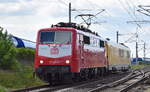 Train4Train GmbH, Bodenwerder mit ihrer  111 207-7  (NVR:  91 80 6111 207-7 D-TFT ) und einem RAILab 1 Gleismesszug der DB Netz Instandhaltung am 25.05.23 Durchfahrt Bahnhof Lutherstadt Wittenberg-Piesteritz.