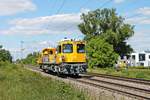 Am Nachmittag des 29.05.2020 fuhr der Haltinger 746 018 (D-DB 99 80 9110 018-5) über die Rheintalbahn durchs Industriegebiet von Buggingen in Richtung Müllheim (Baden).