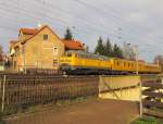 DB Netz 218 392-9 mit einem Messzug Richtung Eisenach, am 05.12.2015 in Erfurt-Bischleben.